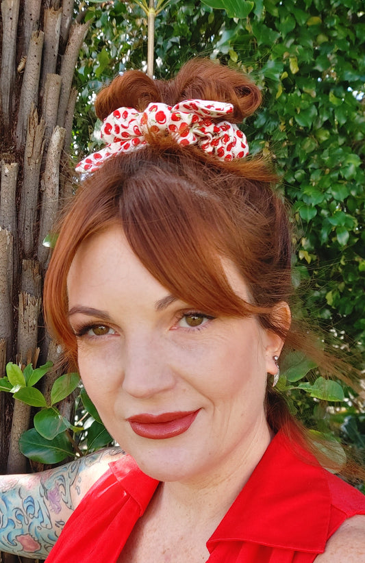 Linda McCarthy Studio Tiny Apples with White Print Mini Scrunchie w/tie