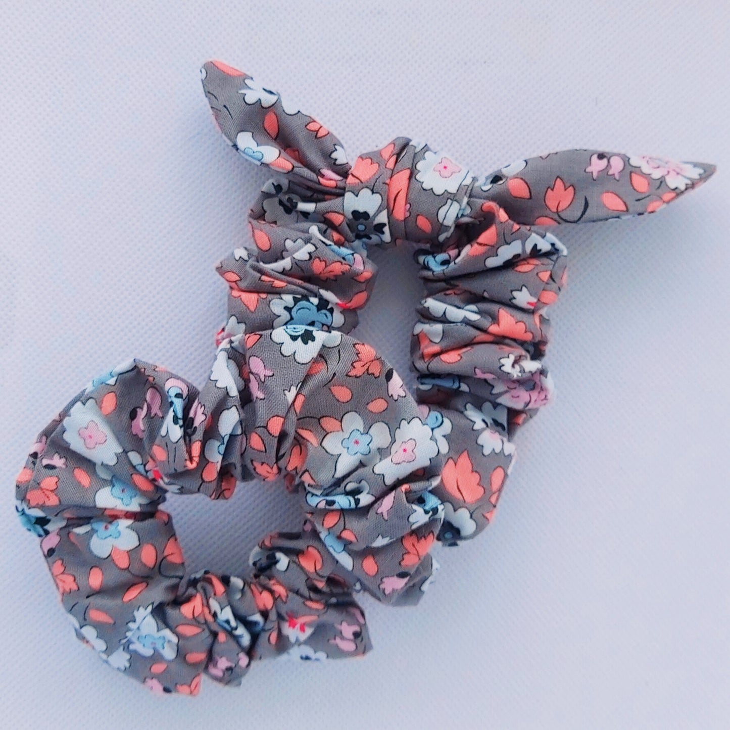 Peach & White Floral with Gray Print Mini Scrunchie w/separate tie